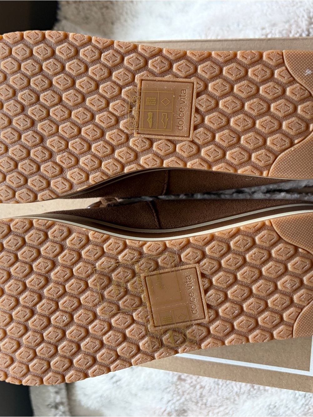 Dolce Vita Pecan Suede Platform Mule with White Shearling Trim - Picture 4 of 6